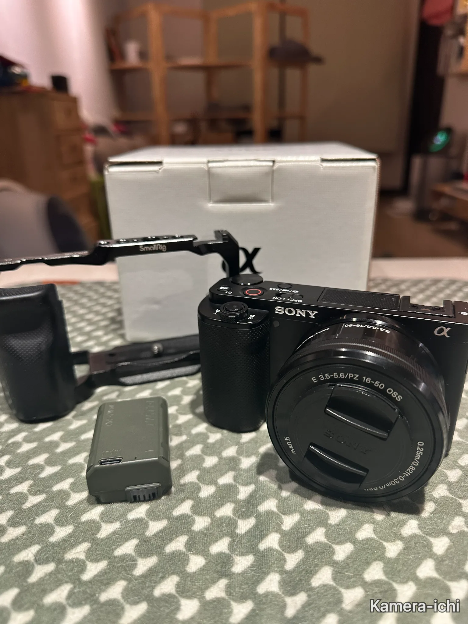 Sony ZVE-10+16-50kit(公司貨/過保） 二手相機商品照片